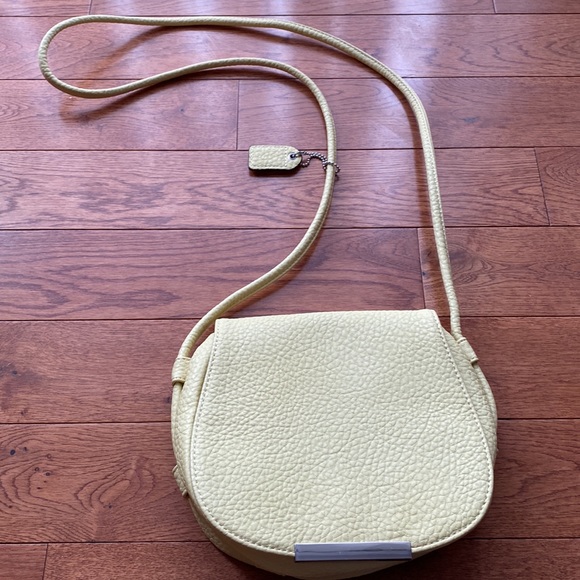 Clark’s Pastel Yellow Purse - Picture 2 of 8